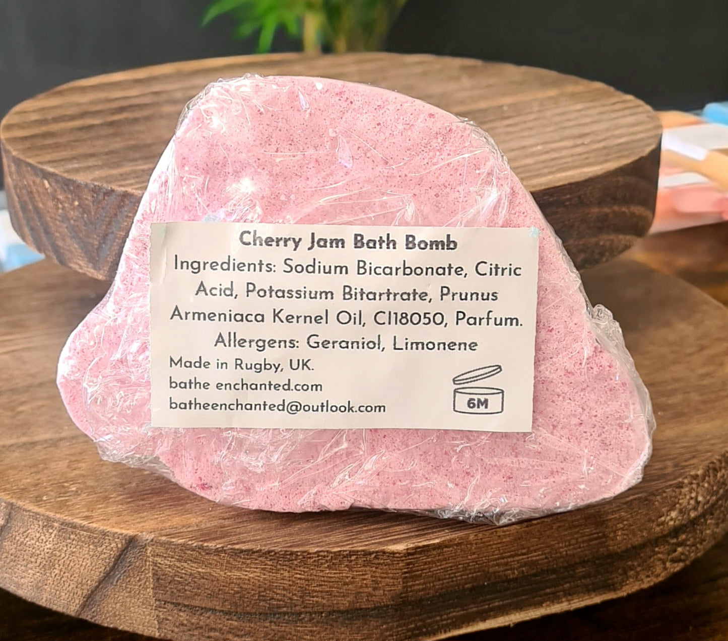 Santa's Hat Cherry Jam Bath Bomb – Festive Fragrance Delight