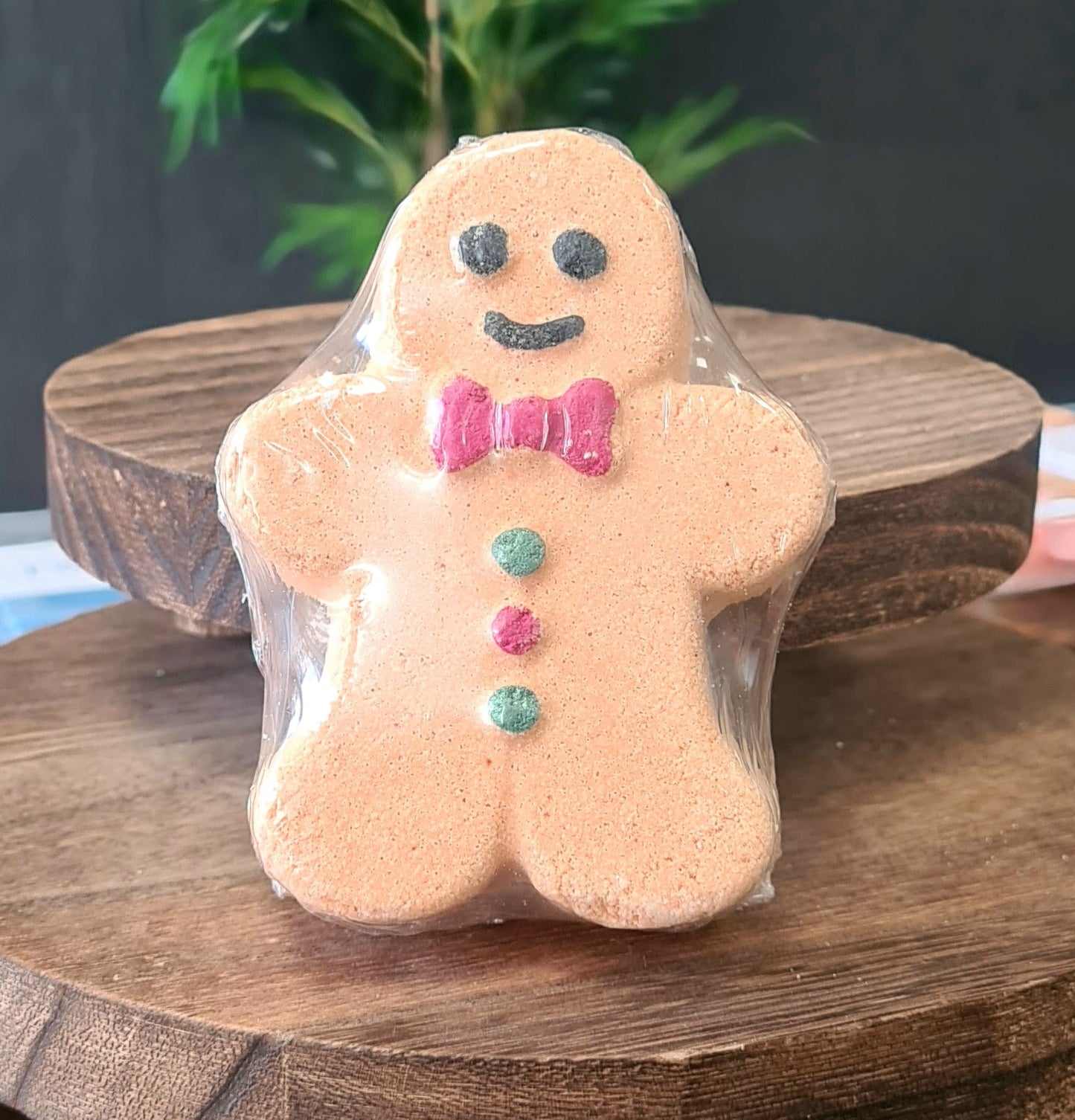 Seasonal Spiced Orange Gingerbread Bath Bomb – Cozy Holiday Bliss