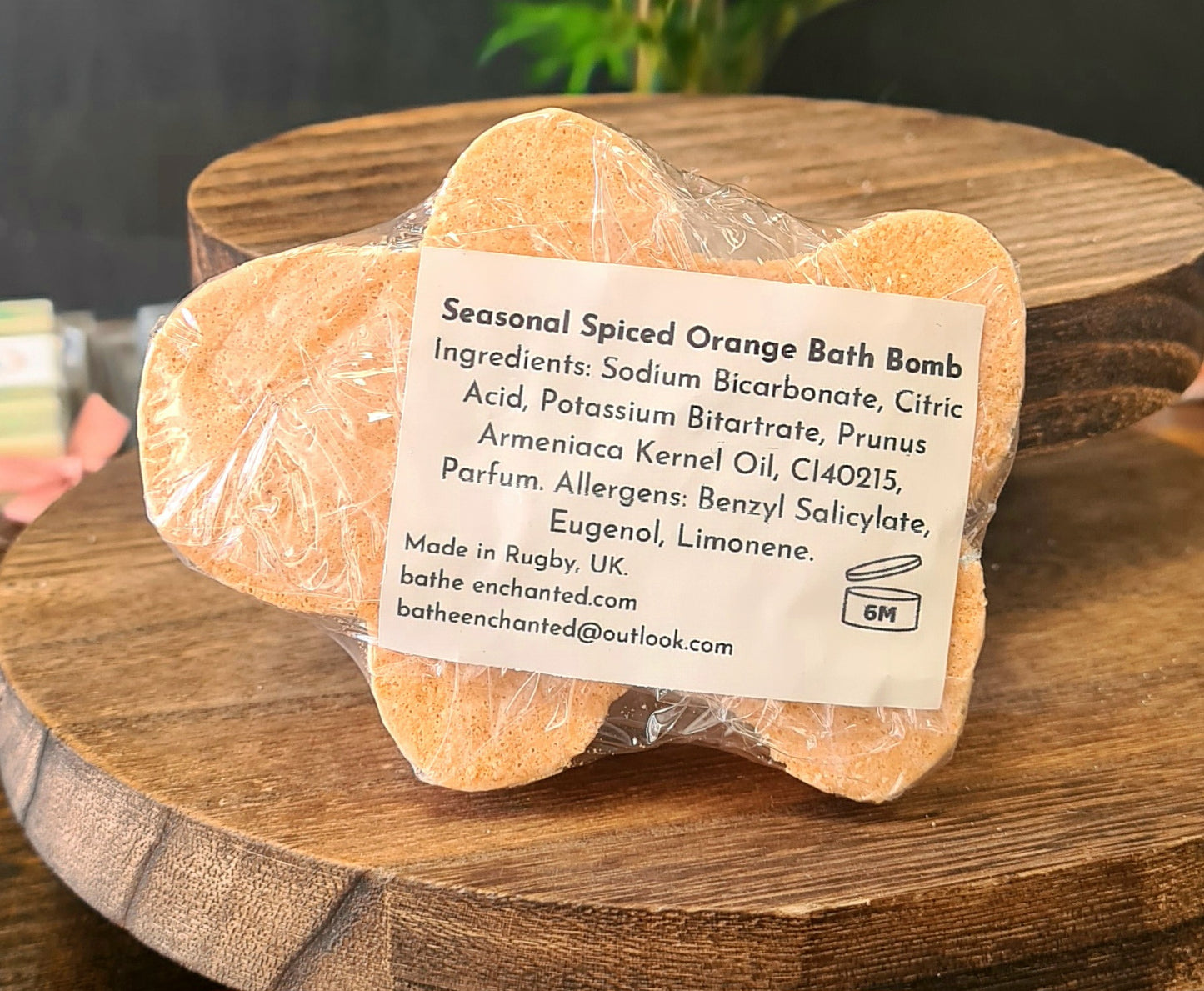 Seasonal Spiced Orange Gingerbread Bath Bomb – Cozy Holiday Bliss